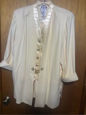 Perception skirt suit-